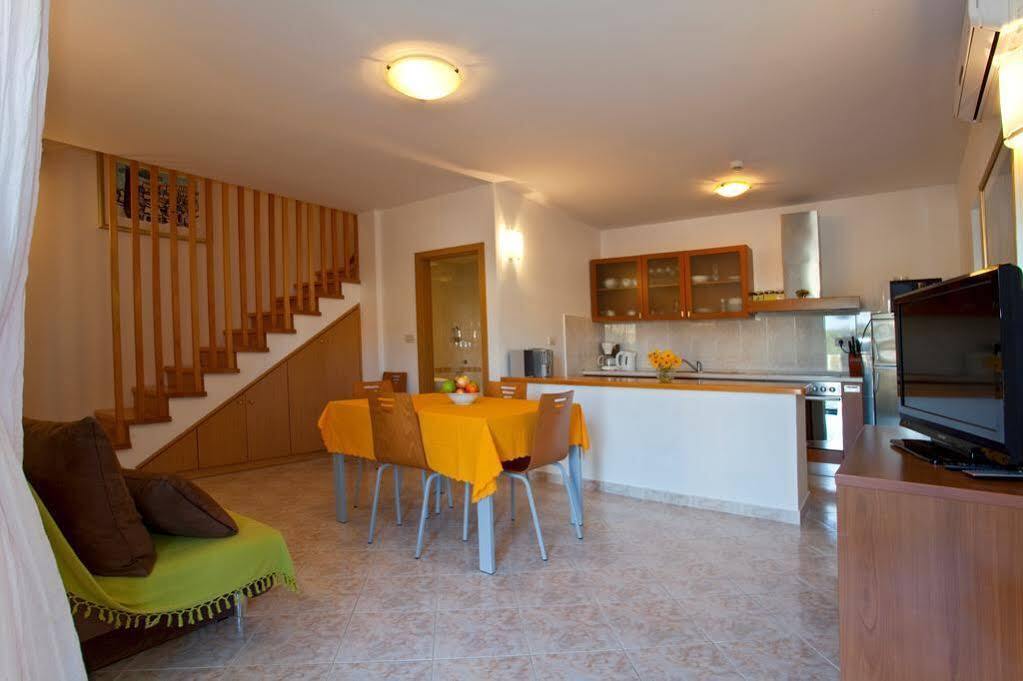 Villa Bonaca Perfect Location For A Holiday With Friends Or Family, Heated Pool سومارتين المظهر الخارجي الصورة